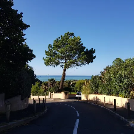 Dans Résidence De Standing Avec Parking Et Sa Terrasse Vue * Bidart