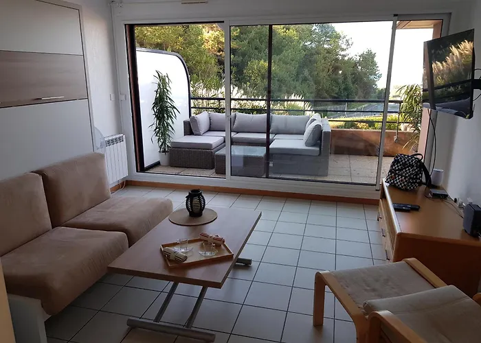 Dans Résidence De Standing Avec Parking Et Sa Terrasse Vue Bidart